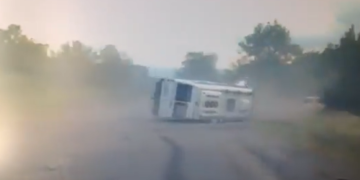 VIDEO: „აი, ამ „მარ­შუტ­კის“ მძღოლ­მა, ფაქ­ტობრივად გა­წი­რა 5 ბავ­შვი და აქე­დან ერთი ჩემი ძმაა“ – შემზარავი ავარიის კადრები