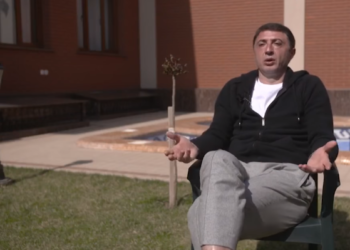 „ის ძველი და საზარელი ამბები მეგონა უკან მოვიტოვეთ,დათრგუნული ვარ…“ – შოთა არველაძე 19 წლის ფეხბურთელის გარდაცვალებაზე