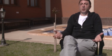 „ის ძველი და საზარელი ამბები მეგონა უკან მოვიტოვეთ,დათრგუნული ვარ…“ – შოთა არველაძე 19 წლის ფეხბურთელის გარდაცვალებაზე