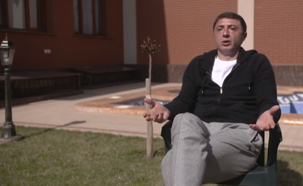 „ის ძველი და საზარელი ამბები მეგონა უკან მოვიტოვეთ,დათრგუნული ვარ…“ – შოთა არველაძე 19 წლის ფეხბურთელის გარდაცვალებაზე