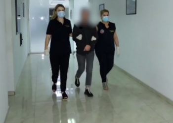 თბილისში ახალგაზრდა გოგოსა და ბიჭს ნახევარი მილიონის ღირებულების ნარკოტიკი აღმოუჩინეს – დაკავებულთა კადრებს შსს ავრცელებს