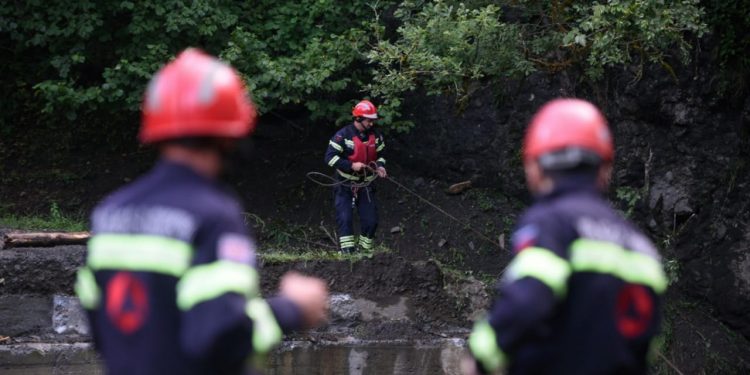რაჭაში მაშველებმა დილიდან მუშაობა განაახლეს