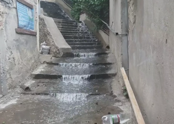 „ასე ზრუნავს მთავრობა ხალხზე, უხარისხო მილებს აყენებს, რომ მალე გასკდეს, რომ სიცხეში ხალხი გაგრილდეს და თან უფასო ატრაქციონი ჰქონდეს” – თემურ ფაილოიძე