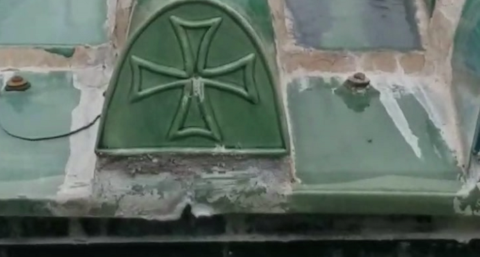 “ეს არის გაუგონარი რამ… უდიდესი დანაშაული!” – სოციალურ ქსელში გელათის სახურავის კადრები ვრცელდება