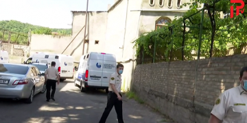გიორგი შაქარაშვილის საქმეზე დაკავებულები მცხეთის სასამართლოში მიიყვანეს – კადრები ადგილიდან
