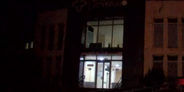 კახეთში 50 წლამდე მამაკაცი დაჭრეს, ბრალდებული კი რომელმაც გაქცევა სცადა ავარიაში მოყვა და დაშავდა