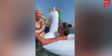 სერია N2 – თეონა კონტრიძე და ნიკოლოზ ცისკარიძე მღერიან ზღვაში [ვიდეო]