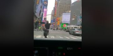 ცეკვა „აჭარული“ შუა მანჰეტენზე