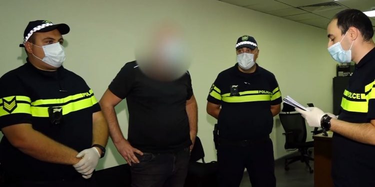 პოლიციამ „სქაი გირლს“-ის კიდევ ერთი თანამშრომელი დააკავა