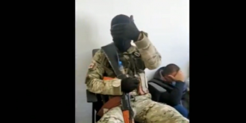 „გამტაცებელი კბილებამდე შეიარაღებულია, ითხოვს 5000 000 დოლარს“ – თავდამსხმელი პირდაპირ ეთერში ჩაერთო