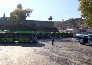 თბილისში ავტობუსებისა და FORD-ის მარკის მიკროავტობუსების პირველი ნაკადი შემოვიდა