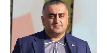 სამველ მანუკიანი აცხადებს, რომ ენზელ მკოიანის მხარდამჭერი ფიზიკურად დაუპირისპირდა