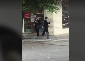 გავრცელდა კადრები, სადაც ჩანს რომ „ნაცმოძრაობის“ დეპუტატი ქუჩაში ცდილობს ამომრჩევლის მოსყიდვას