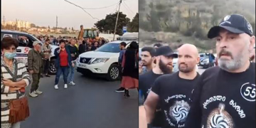 „ქართული მარშის“ წევრებმა ოპოზიციის მხარდამჭერებს გზა გადაუკეტეს