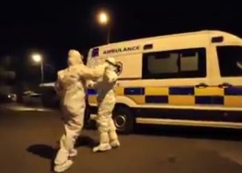 კორონავირუსის წინააღმდეგ მებრძოლი ექიმების ცეკვა