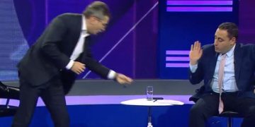 მინდა ირაკლი კობახიძისგან საჩუქრად საათი გადავცე – მდინარაძე გიორგი ვაშაძეს