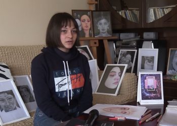 „როცა ადამიანს ვხატავ ჯერ მის შინაგან სამყაროს ვეცნობი“ – 16 წლის მხატვარი ქარელიდან