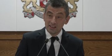 თვითიზოლაციაში გადავიდე და რა ვქნა? ვინ იმუშავებს ჩემს მაგივრად? – რა კითხვამ გააღიზიანა პრემიერი