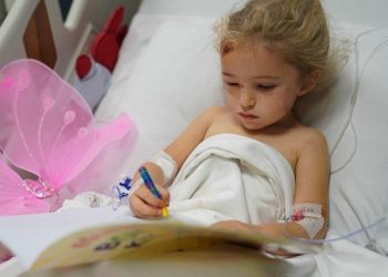 3 წლის გოგონა, რომელიც ნანგრევებიდან 65 საათში ამოიყვანეს, თავს კარგად გრძნობს