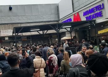 „სრული მარაზმია, 10 საათის მერე გარეთ ყოფნა ვნებს და ეს არა ხო“ – რა ხდება ამ წუთებში მეტრო ახმეტელთან