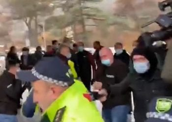 „ვის ურტყავ ბიჭო“ – დაპირისპირება ფეხბურთის ფედერაციასთან