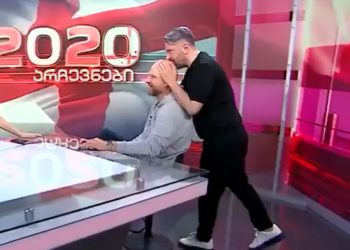 ნიკა გვარამიამ ზურაბ ჯაფარიძეს პირდაპირ ეთერში თავზე აკოცა