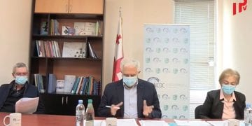 ამ წუთებში, ამირან გამყრელიძე და პაატა იმნაძე ბრიფინგს მართავენ