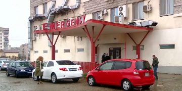 გარდაიცვალა 2 წლის ბავშვი, რომელიც დღეს მეშვიდე სართულიდან გადავარდა