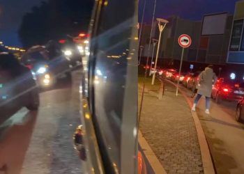 „ჯერ 8 საათიც არ არის“ – კილომეტრიანი საცობი „თბილისი მოლთან“