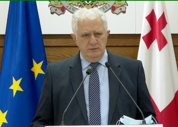 არ ვიაროთ ბევრი ერთმანეთთან და მაღაზიებში – ამირან გამყრელიძის მიმართვა საზოგადოებას