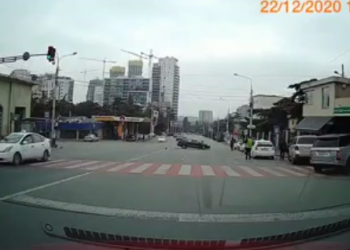 ვაკეში ავტომობილი მოპედს დაეჯახა და გაიქცა