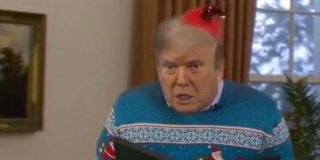 დონალდ ტრამპს არჩევნების წაგების გამო დასცინიან – „პრეზიდენტი კითხულობს წიგნს მიკერძოებულ ირმებზე“