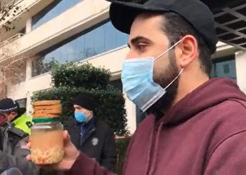 „ლეიბორსიტული პარტიის“ წარმომადგენლებმა მერიასთან სუპი და პური მიიტანეს