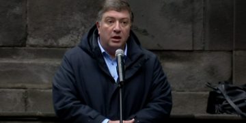 თავისუფლებასა და ხალხს შორის ჩამდგარია ივანიშვილი თავისი რჩეული 90 დეპუტატით – გიგი უგულავა