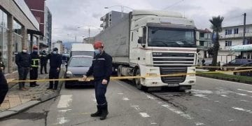 ბათუმში ზებრა გადასასვლელზე 60 წლის ქალს სატვირთო დაეჯახა