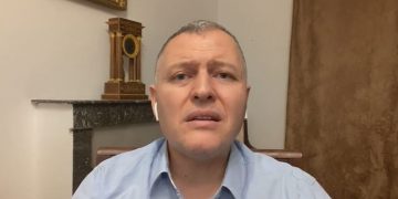 „პირბადე ვერ დაალაგეთ და თქვენ ვაქცინას დაალაგებთ?“ – გიორგი ფხაკაძე ხელისუფლებას აკრიტიკებს