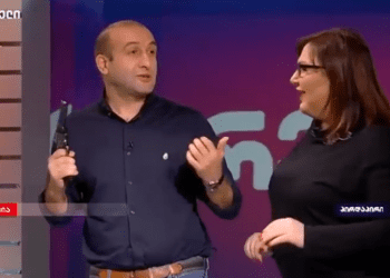 ნიკა მელიამ იაგო ხვიჩიას სათამაშო პისტოლეტი აჩუქა
