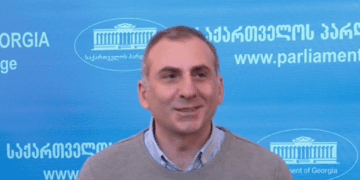 „ჩავიხლართე თქვენს კითხვაში“ – ჟურნალისტის რა კითხვამ დააბნია ალეკო ელისაშვილი