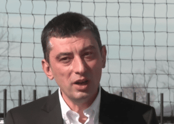 პრემიერი: წელიწადზე მეტია მესმის კითხვები – როდის მიდიხართ, დღეს, ხვალ, გუშინ უკვე ხომ არ წახვედით