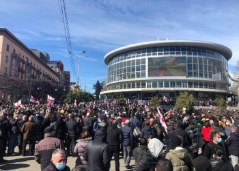 Live: ამ წუთებში პარლამენტისკენ მსვლელობა იმართება