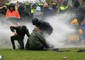 ამსტერდამში შეზღუდვებს აპროტესტებენ – მომიტინგეებსა და პოლიციას შორის შეტაკება მოხდა