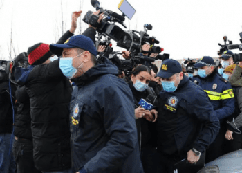 “ნაციონალური მოძრაობის” ოფისთან სამართალდამცველები მივიდნენ