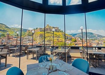 რესტორნების ნაწილმა დამორჩილების გადაწყვეტილება შეცვალა