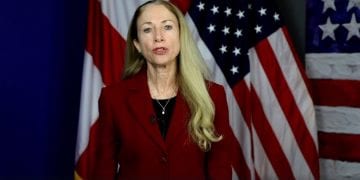 აშშ-ის საელჩოს თანამშრომლებმა ოკუპაციის დღესთან დაკავშირებით კოლაუ ნადირაძის ლექსი წაიკითხეს