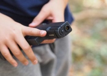 12 წლის ბიჭუნამ ბებია მძარცველებისგან იხსნა – ნახეთ ვიდეო