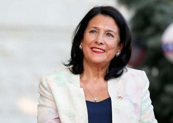 “მინდა დღეს ორივე მხარეს მოვუწოდო გონივრული გადაწყვეტილებისკენ, რომელიც ქვეყნის სასიკეთოდ გადადგმული ნაბიჯი იქნება და არა ვიწრო ინტერესებზე გათვლილი” – პრეზიდენტის საგანგებო მიმართვა