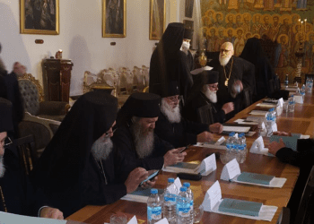 კადრები წმინდა სინოდის სხდომიდან