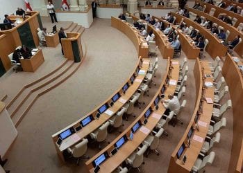 პარლამენტი ნიკა მელიასთვის დეპუტატის იმუნიტეტის შეწყვეტაზე მსჯელობას იწყებს