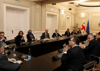 დახურული შეხვედრის კადრები – რა  ხდებოდა ორბელიანის სასახლეში