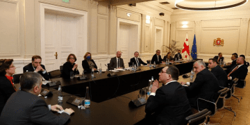 დახურული შეხვედრის კადრები – რა  ხდებოდა ორბელიანის სასახლეში